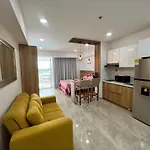 Cozy Suite Near Beach & Airport