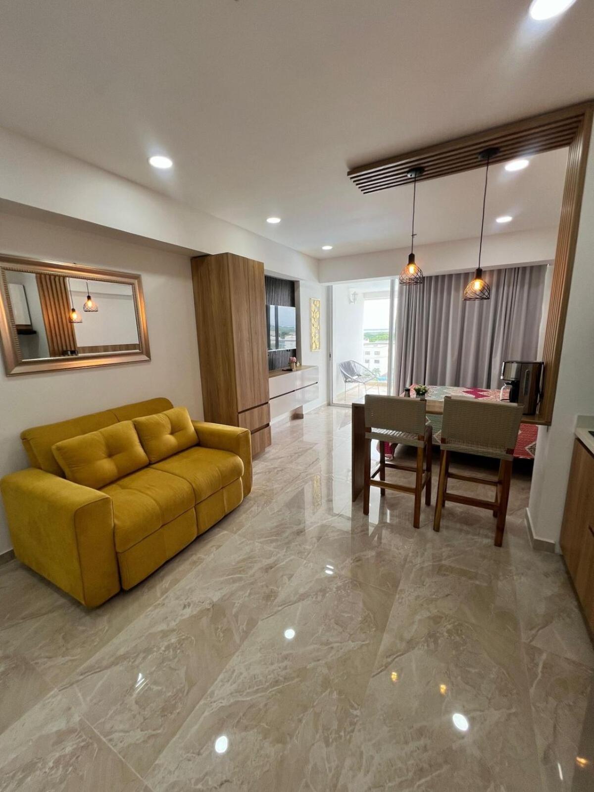 Cozy Near Beach & Airport